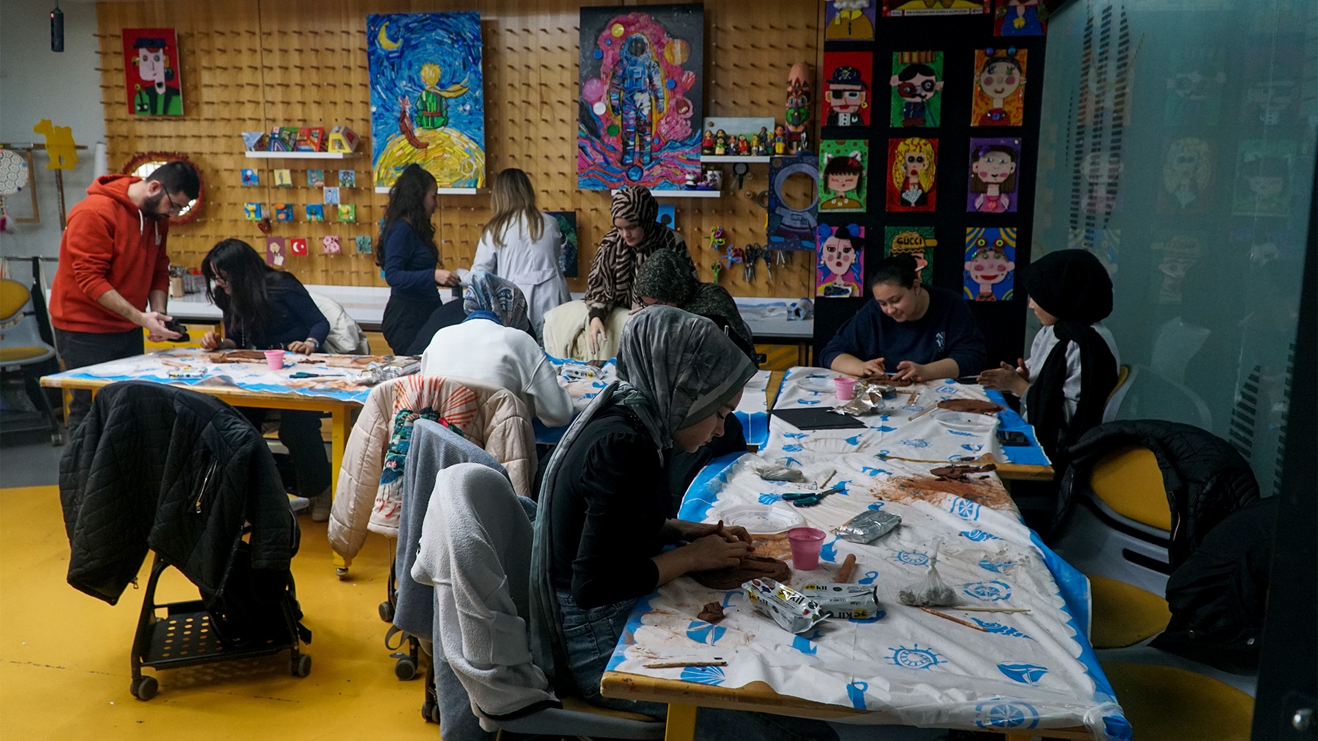 Gençlere Yönelik “Beceri ve Teknoloji Atölyeleri” Programı Başladı