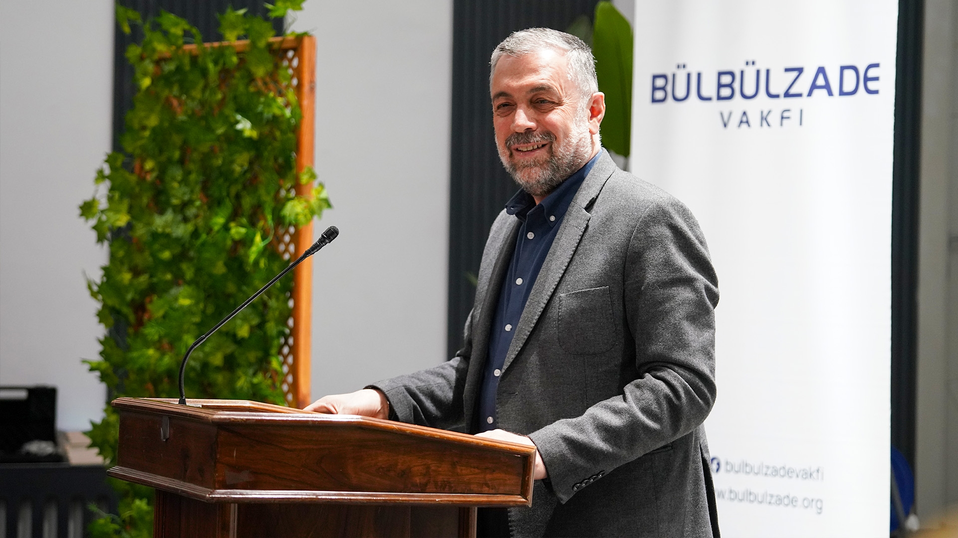 “Vakıf; Kalbi, Aklı ve Emeği Ortak Bir İstikamette Buluşturabilme Sanatıdır”