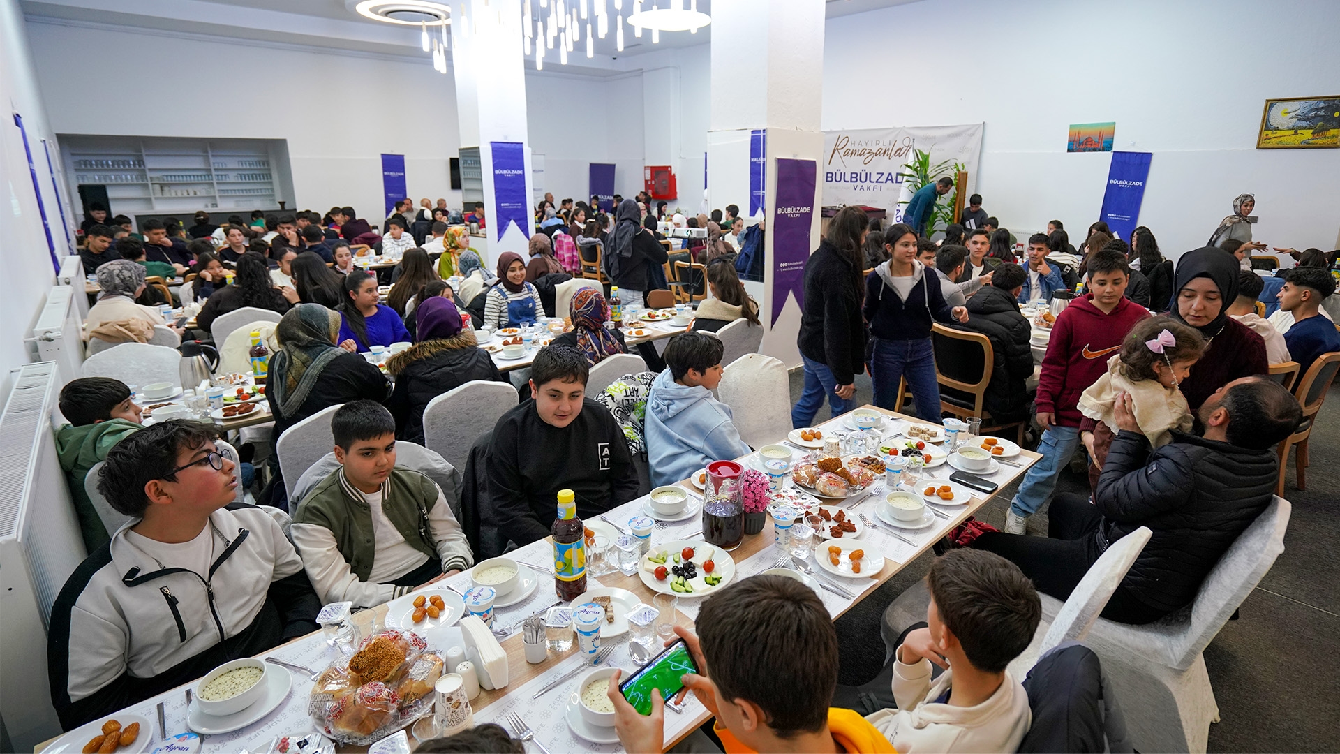 Genç Yürekler Aynı Sofrada Buluştu