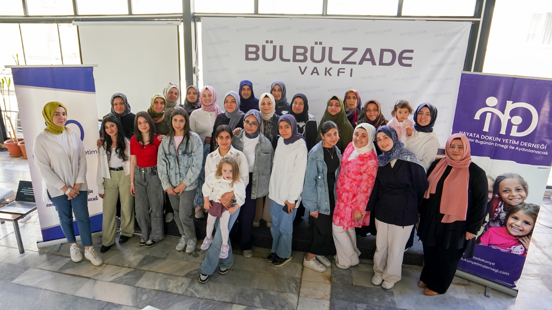 Sürpriz Anneler Günü Programı