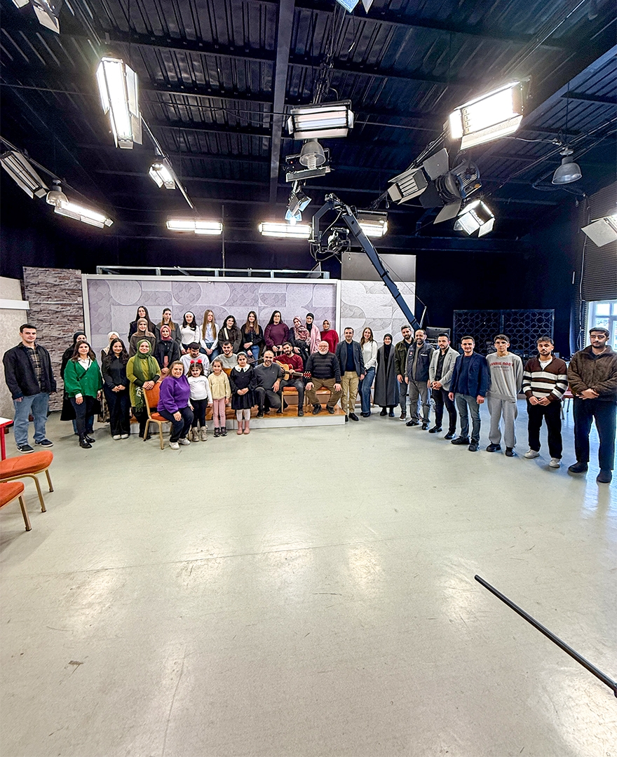 DIGITAL BALANCE: YOUTH AND TECHNOLOGY